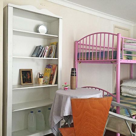 Отель Cherry House & Self Catering Лидс Экстерьер фото
